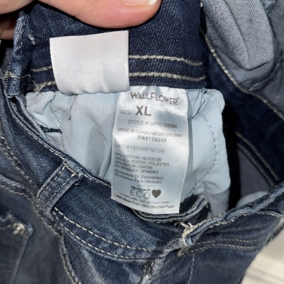 Wallflower Blue Denim Overalls crisscross back adjustale XL stretch - Picture 5 of 6